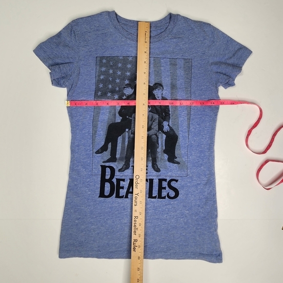 The Beatles T-Shirt Womens Medium Heather Blue American Flag Photo First Tour - Picture 5 of 5